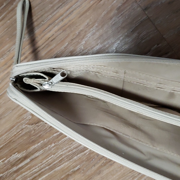 SOTHYS Paris Wristlet Wallet Lightweight Contemporary French Luxury Neutral - Picture 6 of 9